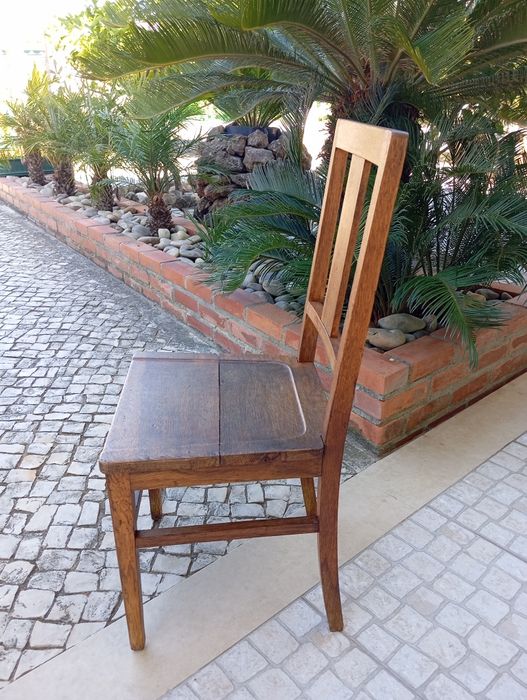 Cadeira antiga de escritório