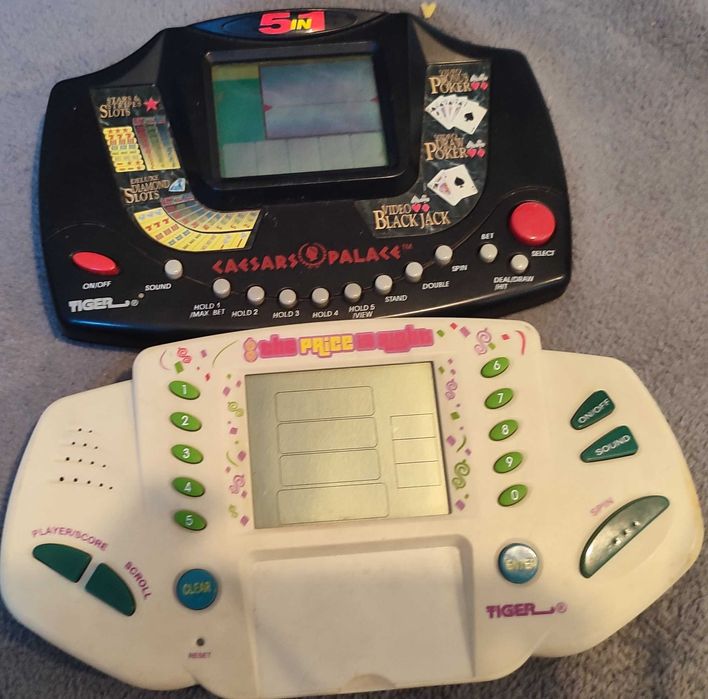 Zestaw gier elektronicznych