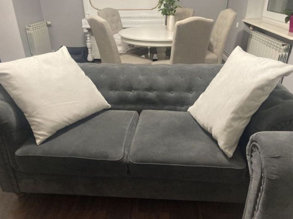 Dwie kanapy chesterfield