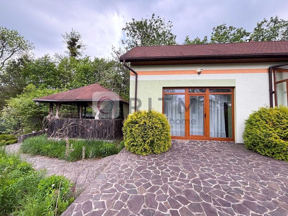 Продаж будинку з великою територією, сауною та озером с. Старичі