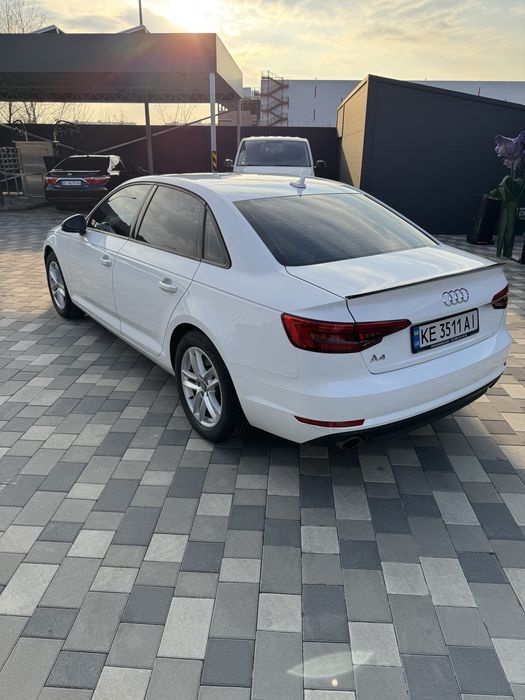 Audi A4 B9 2017 | 2.0 TFSI 190 к.с. | S-tronic