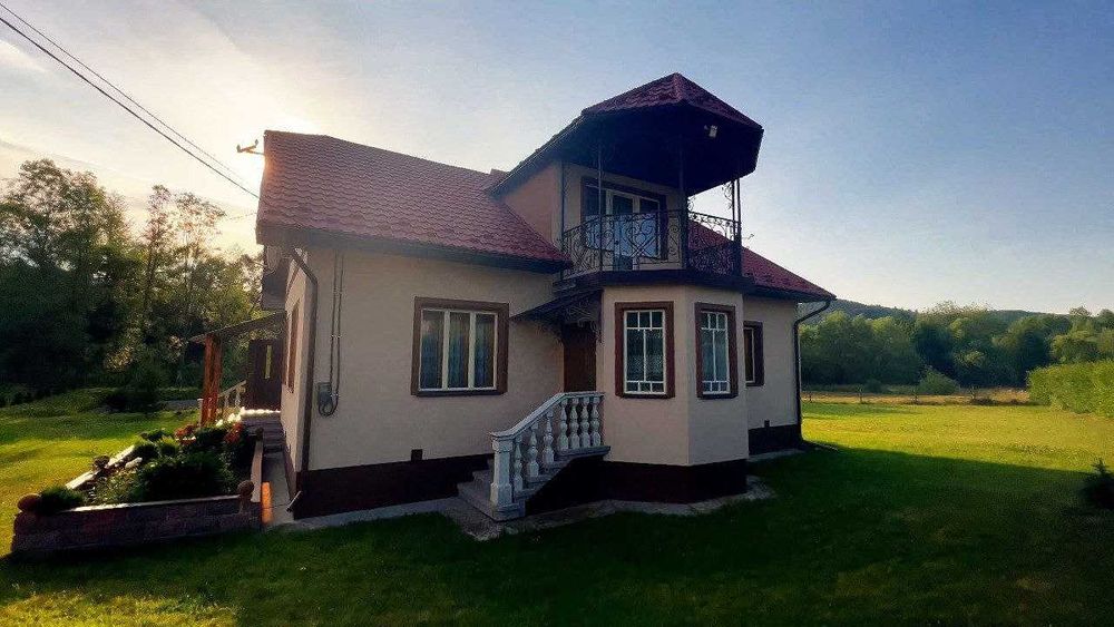 Продається будинок з ділянкою і меблями