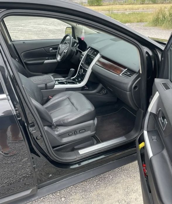Ford Edge автомобіль
