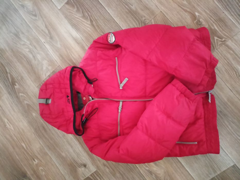 Пуховик фірмовий