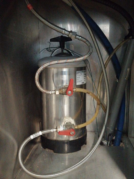 Máquina de café comercial e filtro de água incluídos