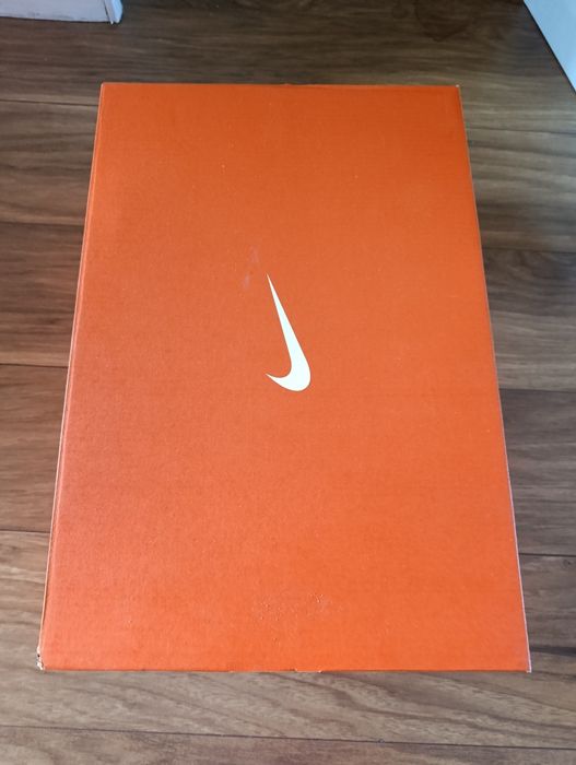 Puste pudełko po butach Nike