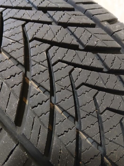 Продам шину 225/60 R17