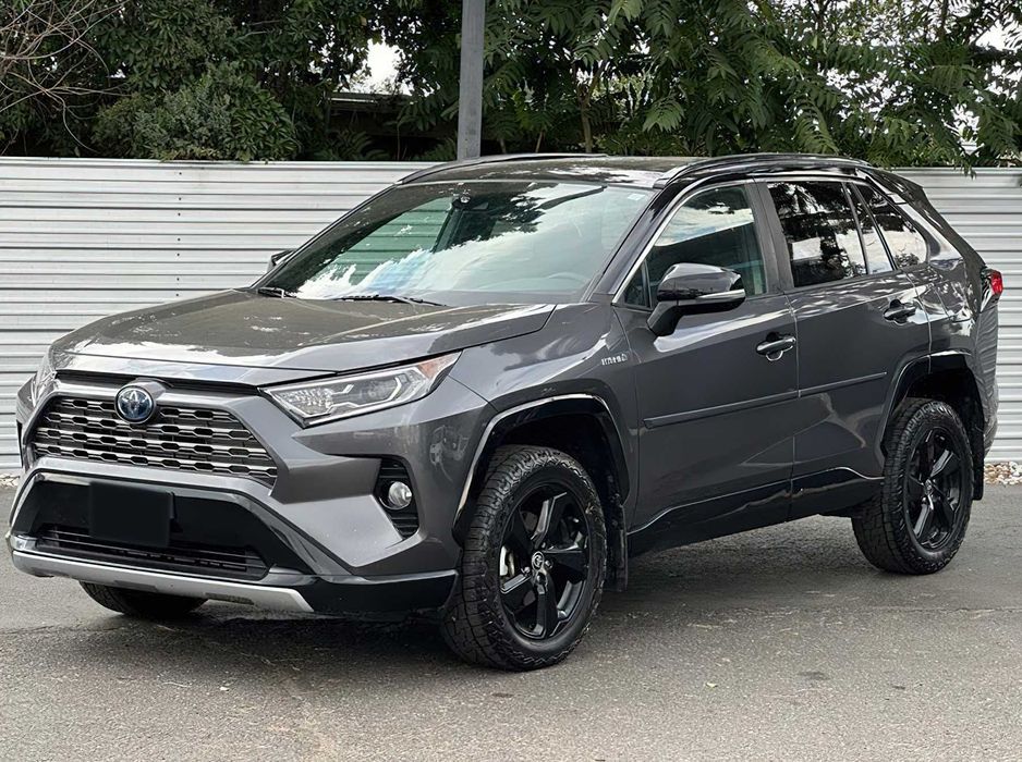 Toyota RAV4 XSE      2021