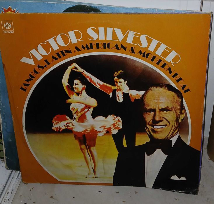 Discos vinil antigos433440620167843842