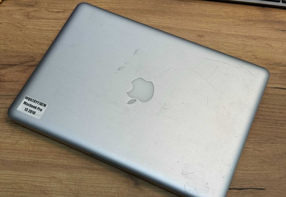 Macbook 2010 ідеальний стан