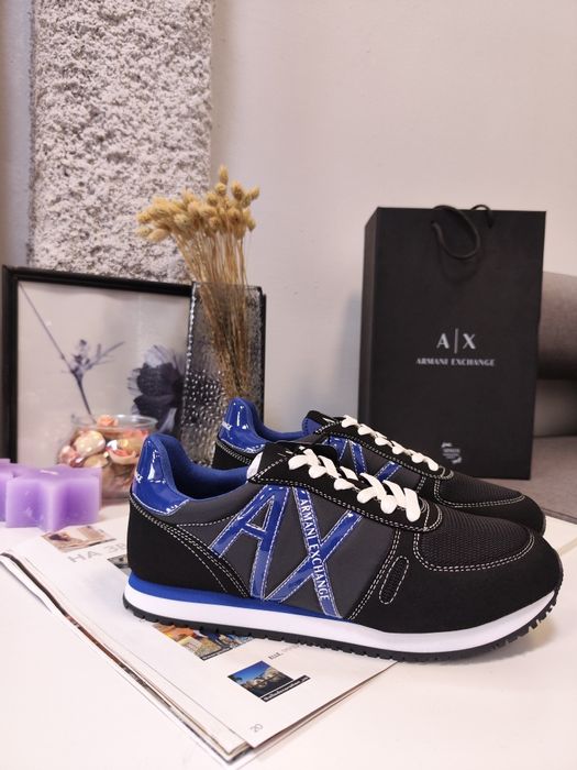 Женские кроссовки Armani Exchange