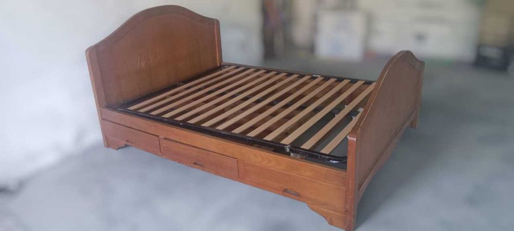 Cama 194x150 com estrado