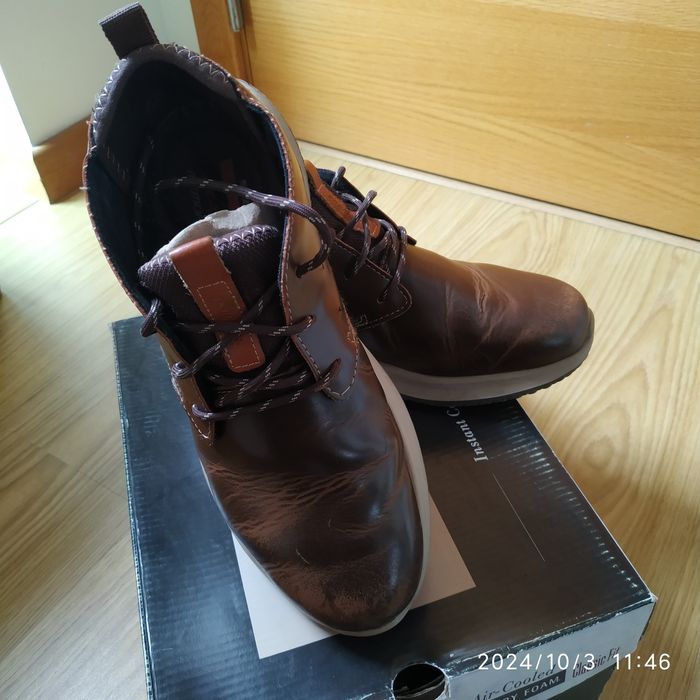 Botins/ botasda skechers, muito bom estado, muito confortáveis.