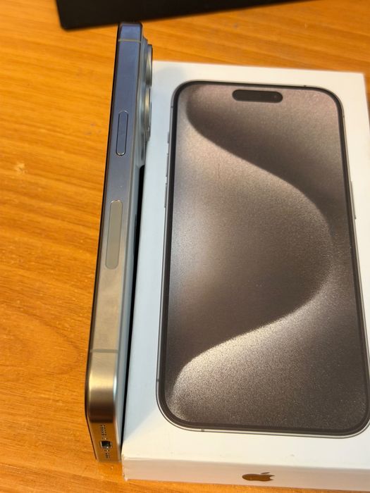 iPhone 15 pro Natural 256