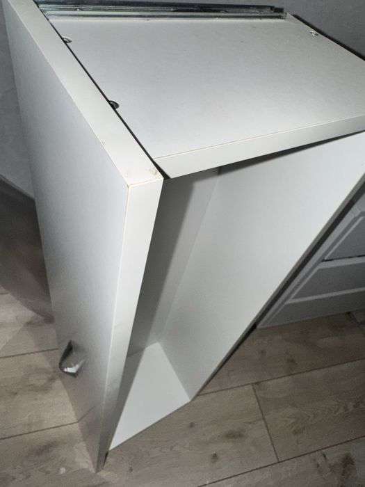 Дзеркало і тумба в студію