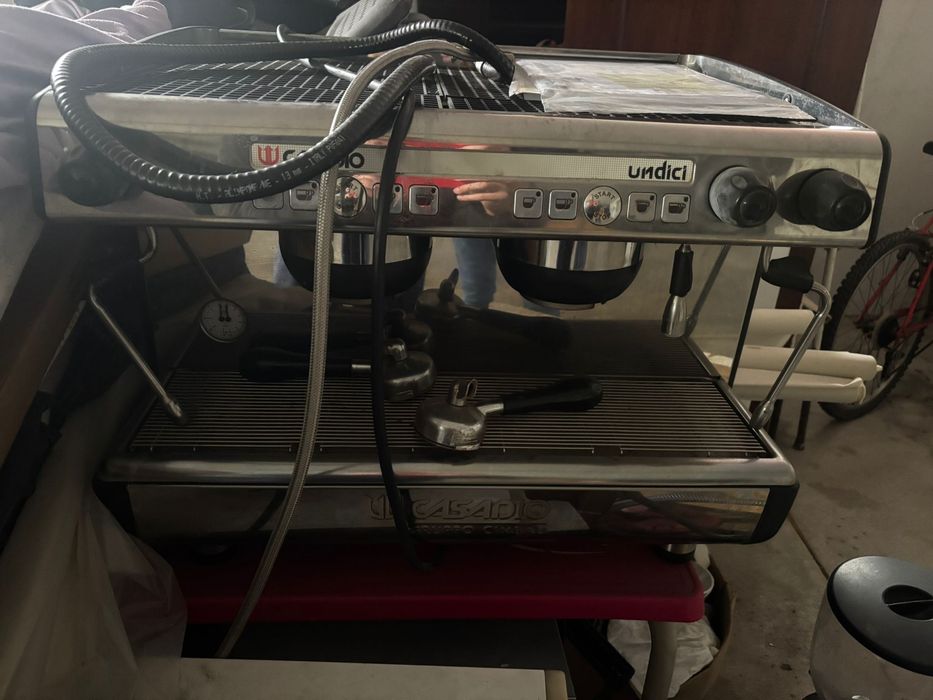 Maquina de cafe, moinho e maquina de pavar loiça
