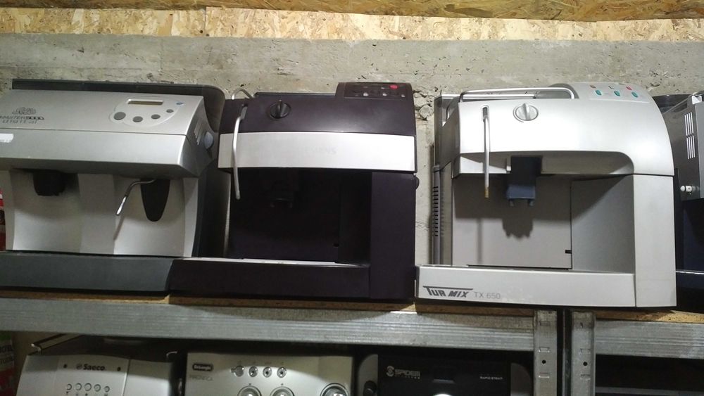 Кавоварка DeLonghi  з Німеччини.