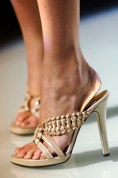 Versace оригінал Італія шкіра р. 37 шлепанці босоніжки