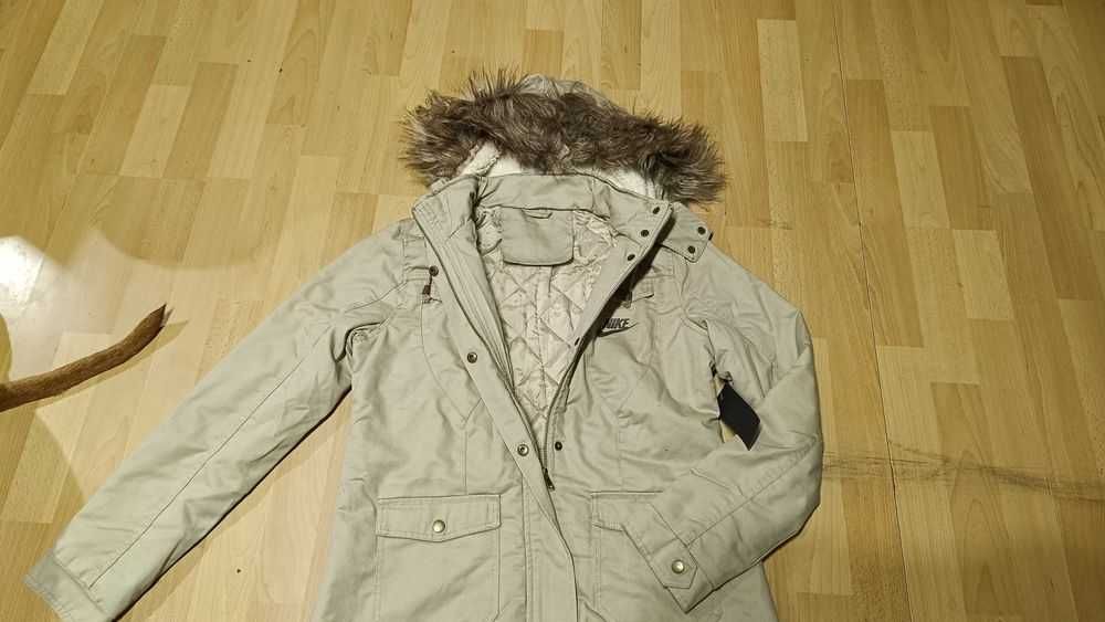 Damska ocieplana kurtka parka NIKE r.M nowa stan idealny