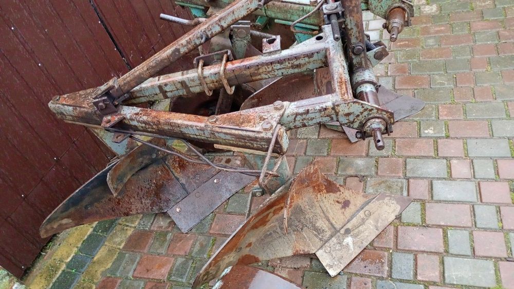 Продам плуги 2по30 3по30-2по30-4по30-4по25-5по25-2по25-3по25