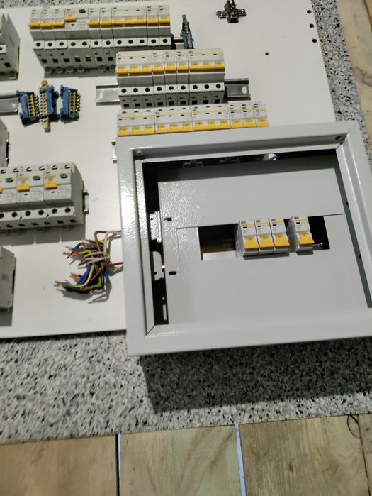 Продам автомати(пакетники) з планками та ящиком