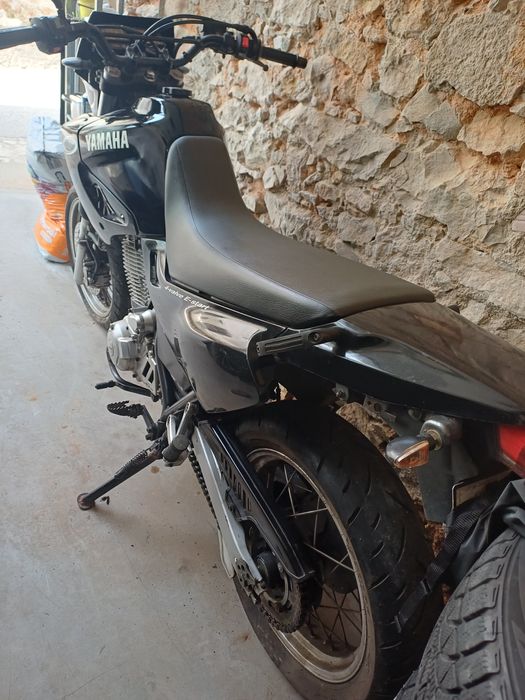 Mota XT600 preta