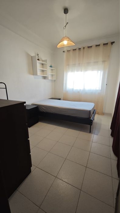 Alugo quarto no Barreiro