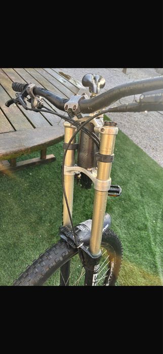 Giant Glory 8.0 – Downhill / DH – Suspensão Dupla