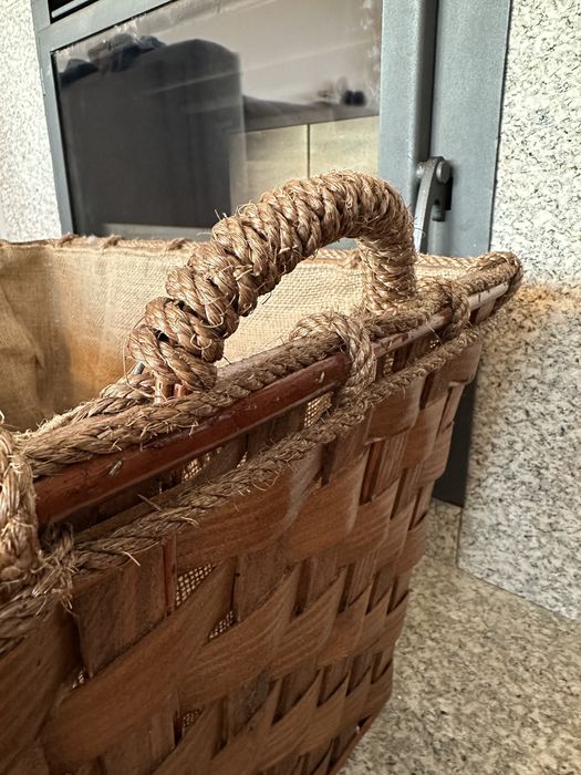 Cesto Rústico para Lenha em Vime – Grande (50x40 cm) – Bom Estado