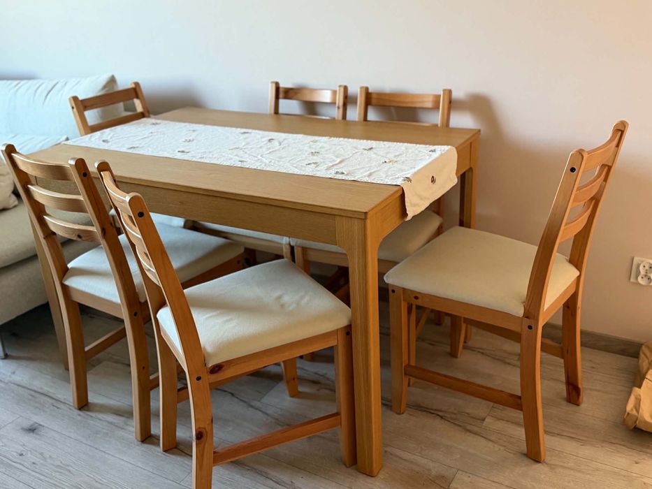 Stół z krzeslami stan idealny Ikea