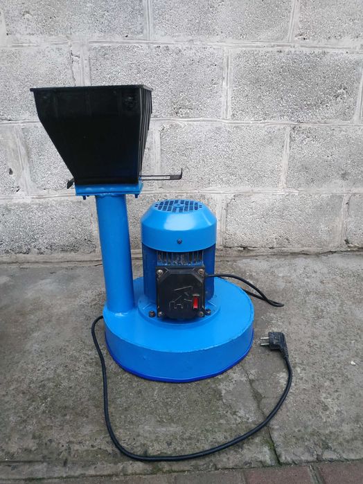 Зернодробилка,Млин,ДКУ,млинок,зернодробілка,зернодробарка