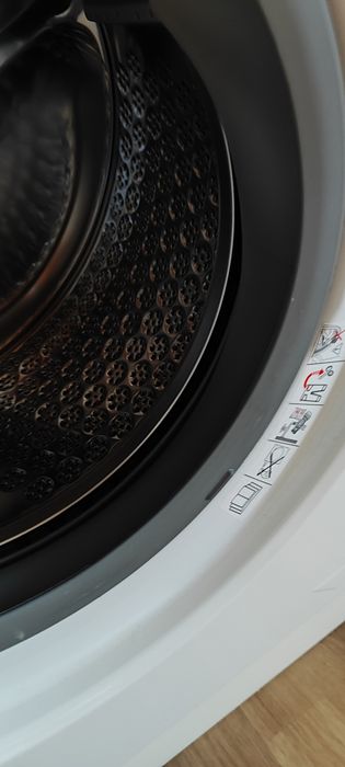 Máquina de lavar e secar roupa de encastre