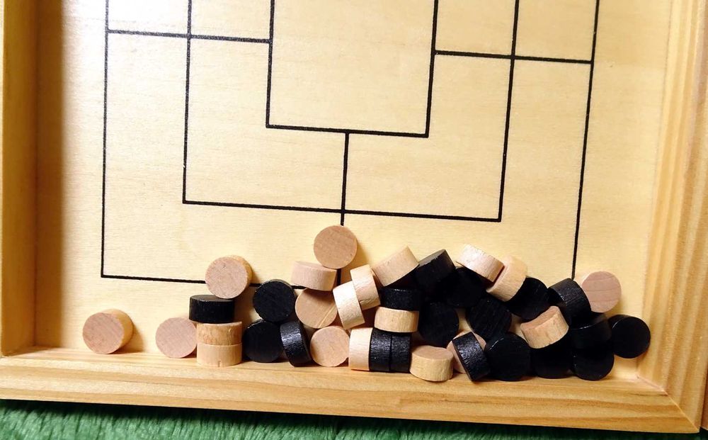 Gry podróżne - mini chińczyk, młynek, warcaby i tryktrak