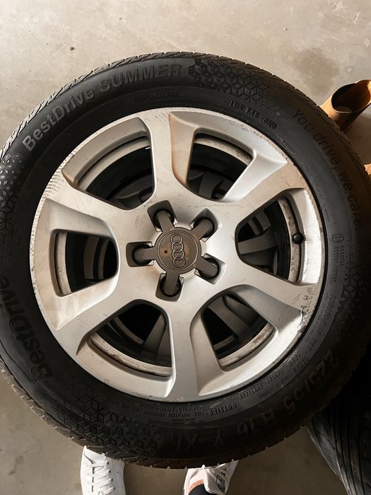 Jantes AUDI 225/55R16 com pneus como novos