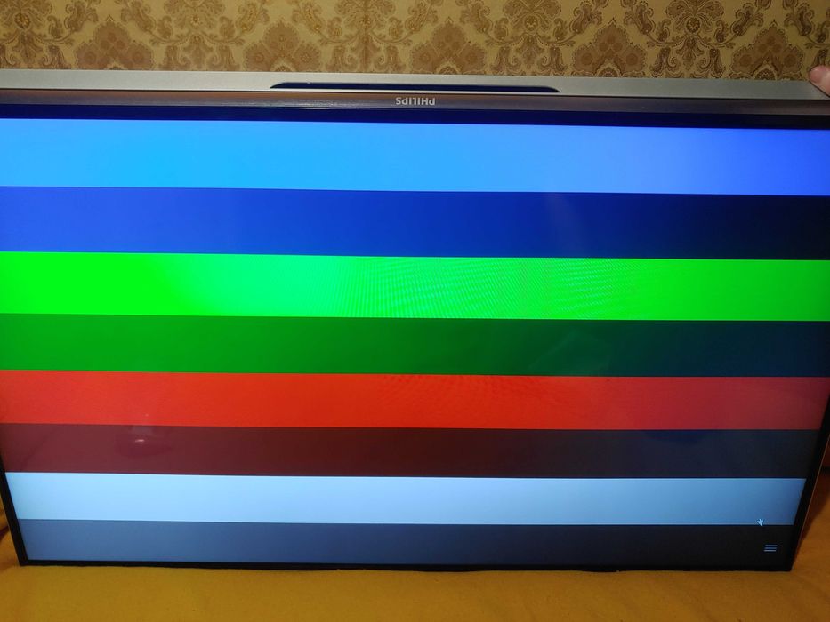 Телевизор  FHILIPS 47PFL6877T/12 (1920x1080,)- не працює main плата.