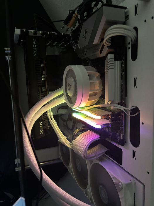 PC Gaming Branco | Ryzen 7 | 32GB RAM | RX 7600 | Arctic AIO
