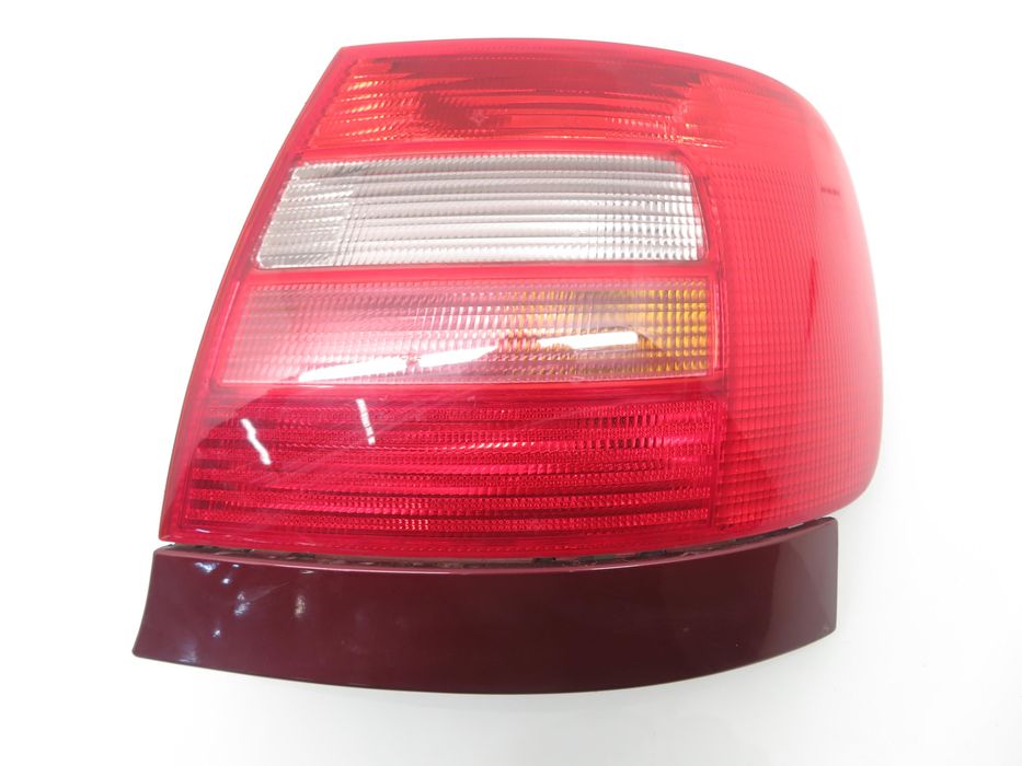Lampa Prawa Tylna Audi A4 (8d2, B5)