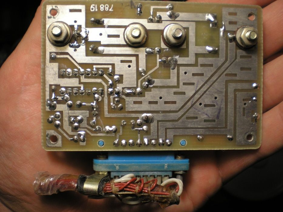 Усилитель НЧ от радиотелефона Алтай на КТ825 и КТ827