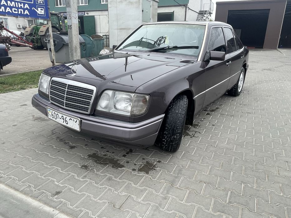Продам 124 2.0 газ бенз 1993