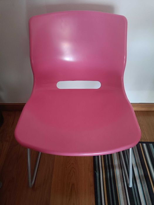 SNILLE cadeira rosa