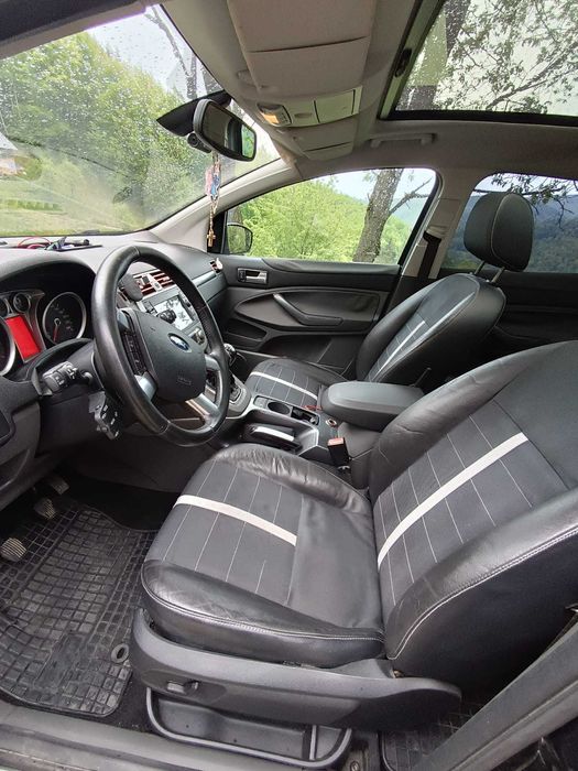 Samochód osobowy Ford Kuga