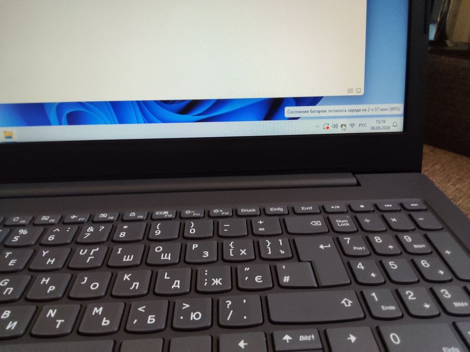 Ноутбук  LENOVO  V130-15IGM