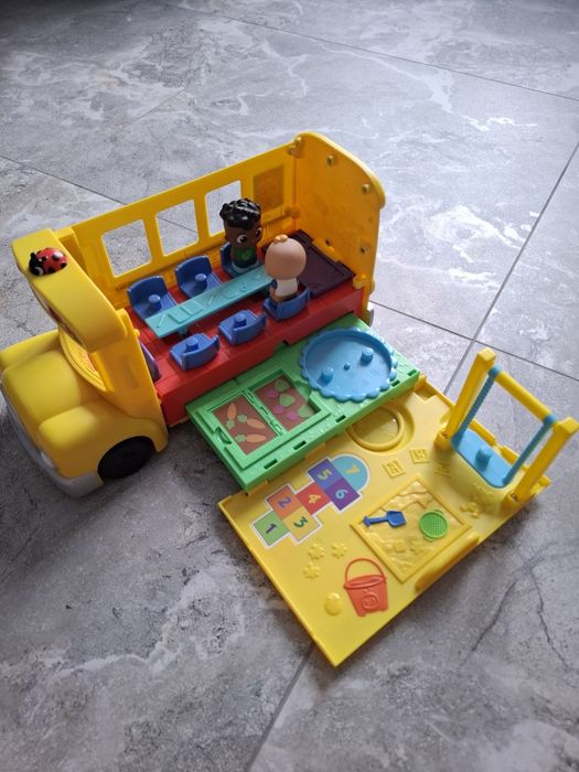 Шкільний автобус cocomelon музичний