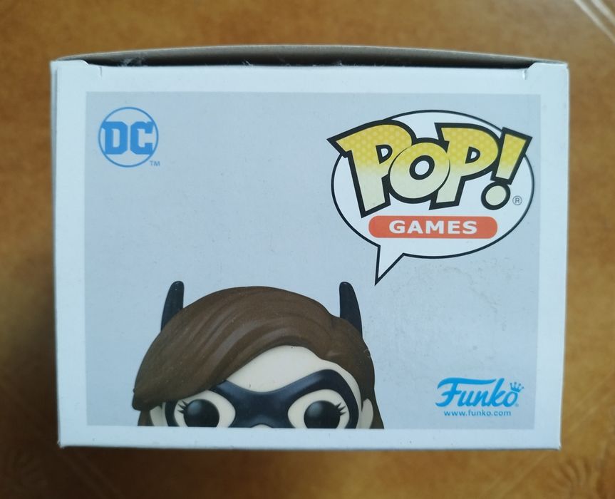 Funko pop BATGIRL 893 - NOVO