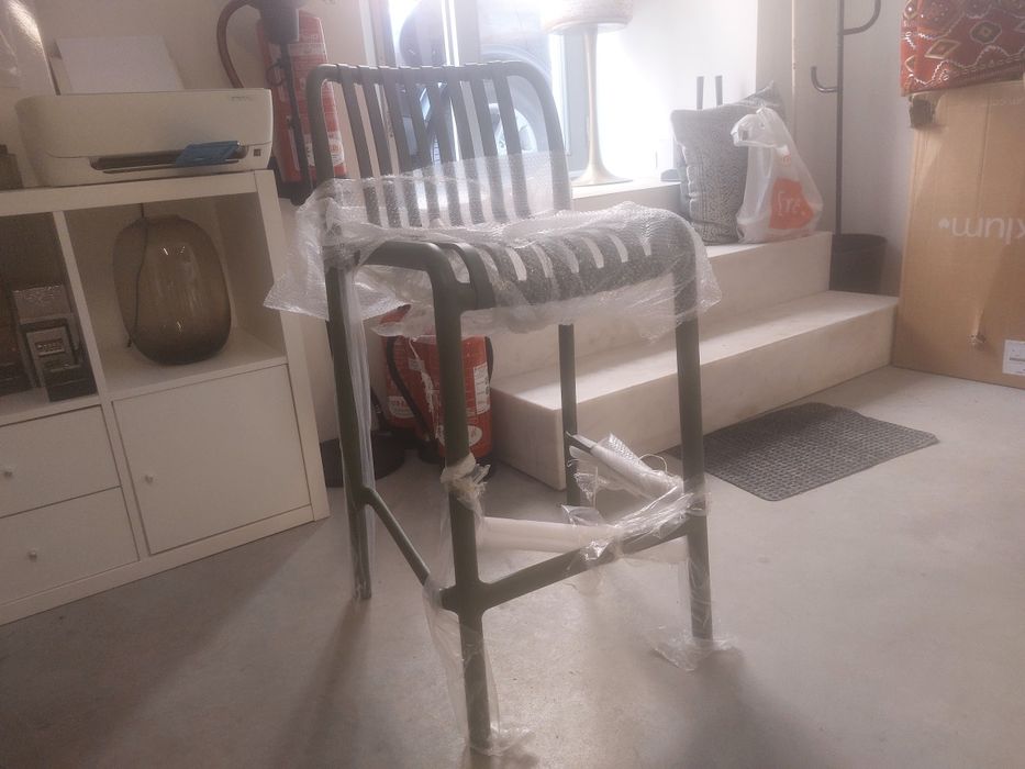 Pack de 2 bancos altos 65 cm empilháveis em polipropileno verde pesto Wendell