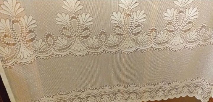 śliczna, biała, obszyta FIRANKA