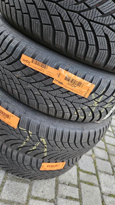 Opony zimowe 195/65X15 Continental z felgami VW