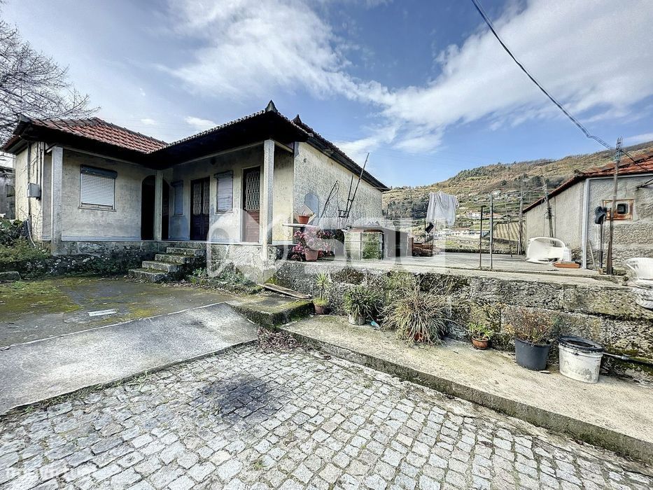 Casa Rústica c/ lote de 8.100m² em Baião, Porto