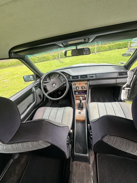 Mercedes w124 230e