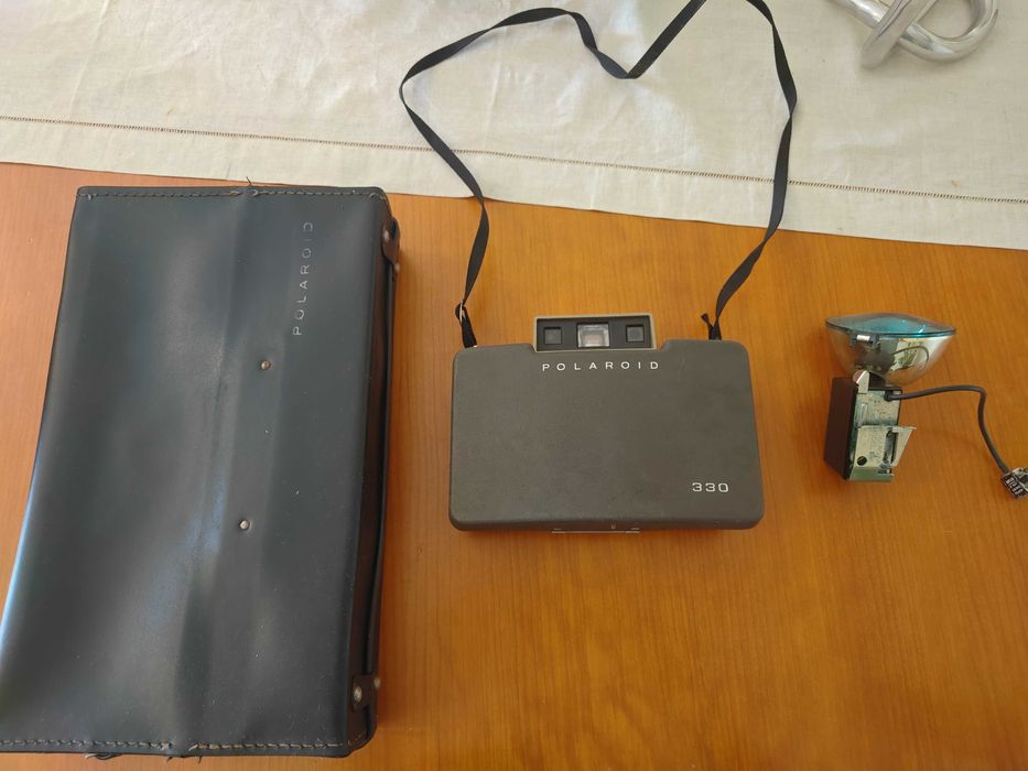 Polaroid Automatic 330